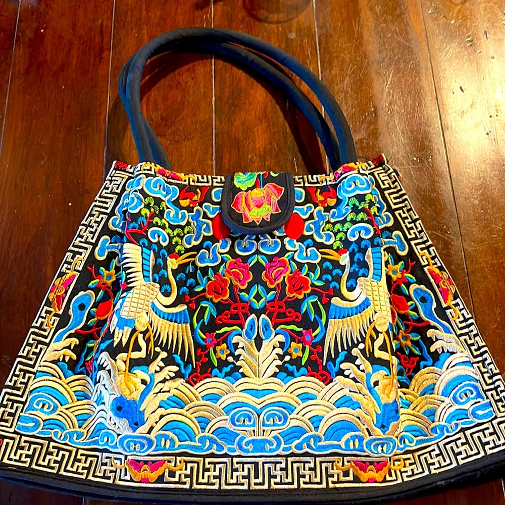 Chinese embroidery handbag, new, size 15x11x5 inches.